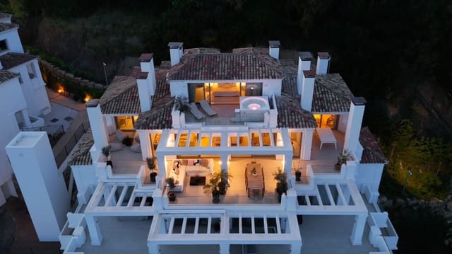3 slaapkamer Appartement te koop in Los Naranjos, Marbella met zwembad - € 2.980.000 (Ref: 9815386)