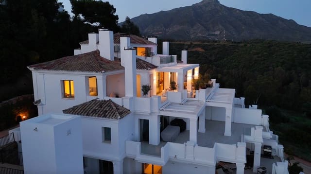3 slaapkamer Appartement te koop in Los Naranjos, Marbella met zwembad - € 2.980.000 (Ref: 9815386)