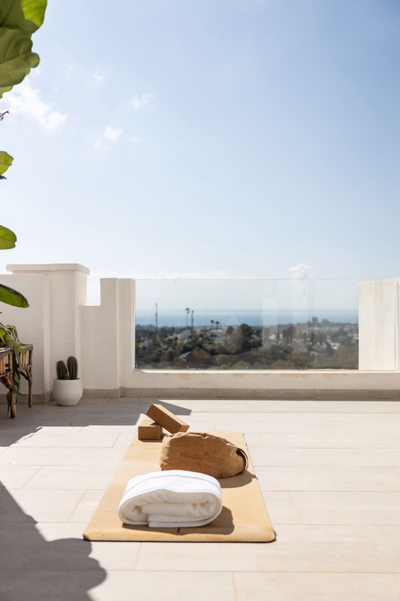 3 bedroom Apartment for sale in Marbella with pool - € 2,980,000 (Ref: 9815386)