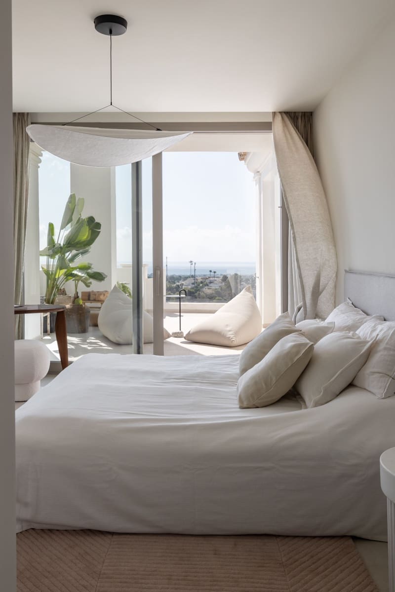 3 bedroom Apartment for sale in Marbella with pool - € 2,980,000 (Ref: 9815386)