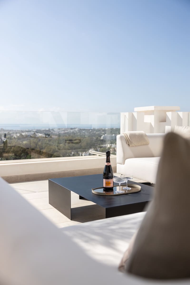 3 bedroom Apartment for sale in Marbella with pool - € 2,980,000 (Ref: 9815386)