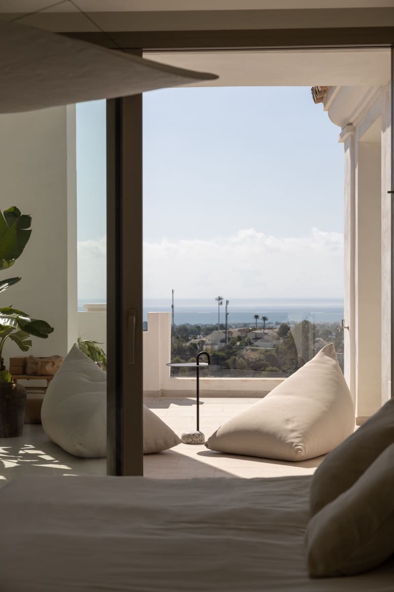 3 bedroom Apartment for sale in Marbella with pool - € 2,980,000 (Ref: 9815386)