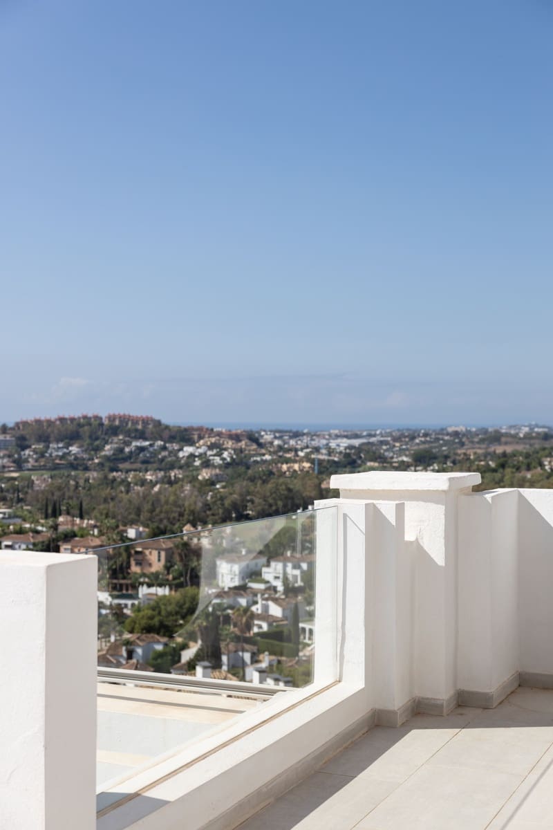 3 bedroom Apartment for sale in Marbella with pool - € 2,980,000 (Ref: 9815386)