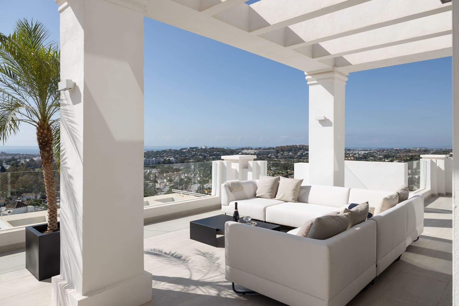 3 bedroom Apartment for sale in Marbella with pool - € 2,980,000 (Ref: 9815386)