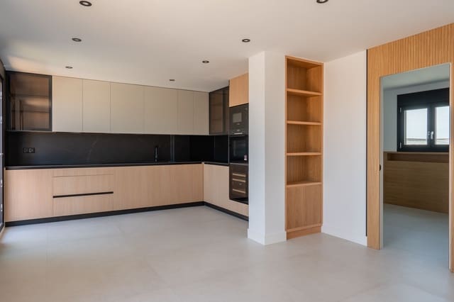 2 soveværelse Lejlighed til salg i Los Girasoles, Málaga by - € 678.000 (Ref: 9818760)