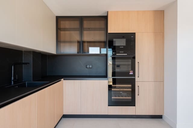 2 soveværelse Lejlighed til salg i Los Girasoles, Málaga by - € 678.000 (Ref: 9818760)