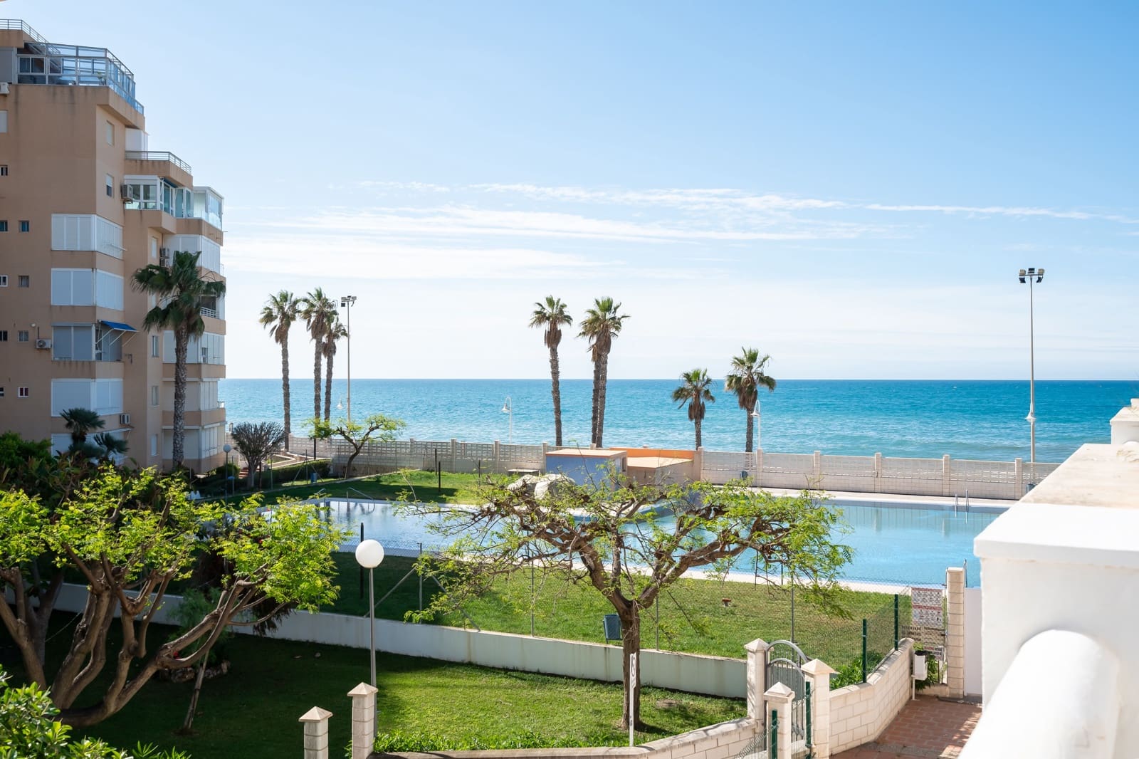 1 Zimmer Apartment zu verkaufen in Algarrobo mit Pool - 310.000 € (Ref: 9819205)