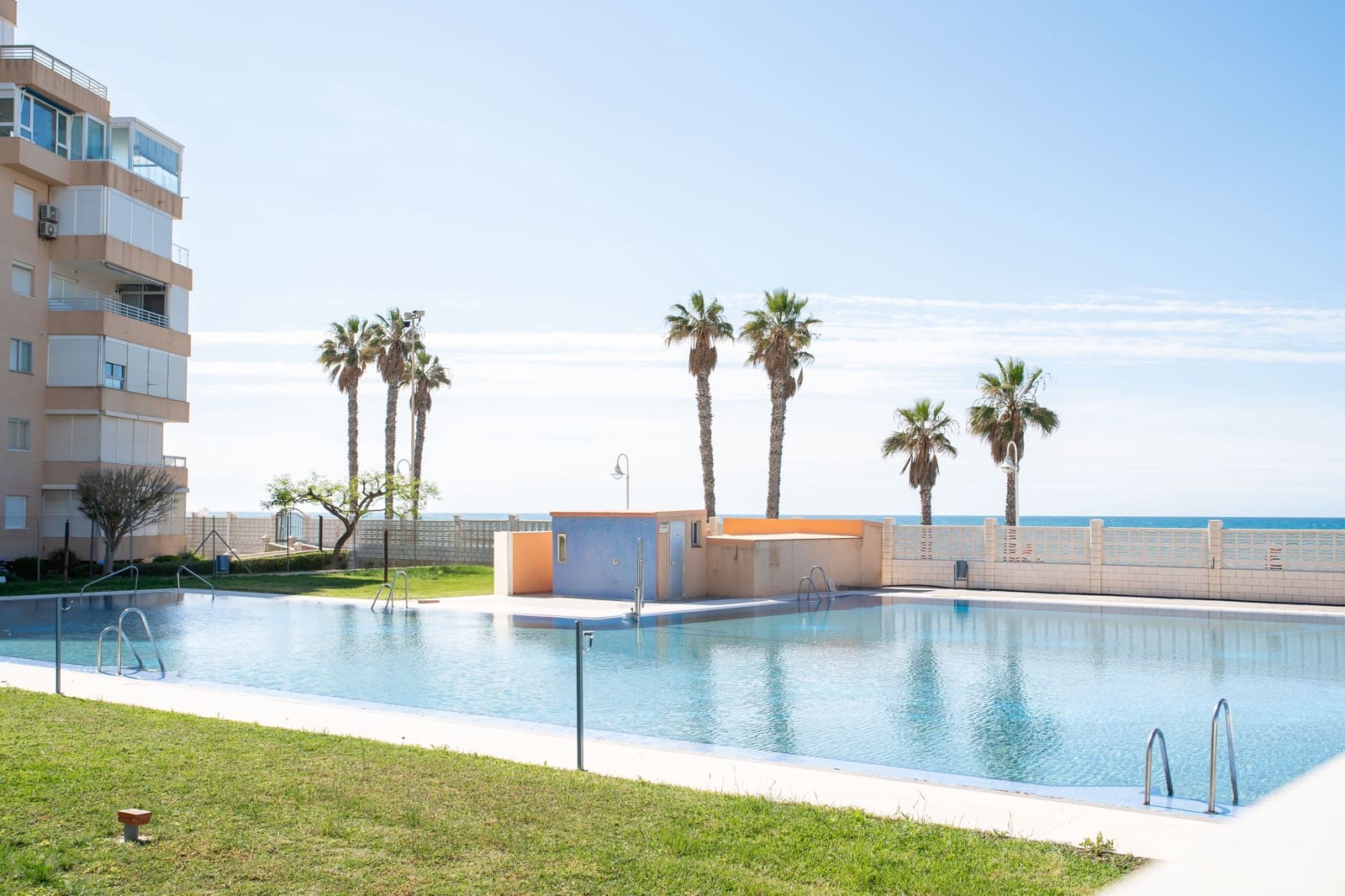 1 Zimmer Apartment zu verkaufen in Algarrobo mit Pool - 310.000 € (Ref: 9819205)