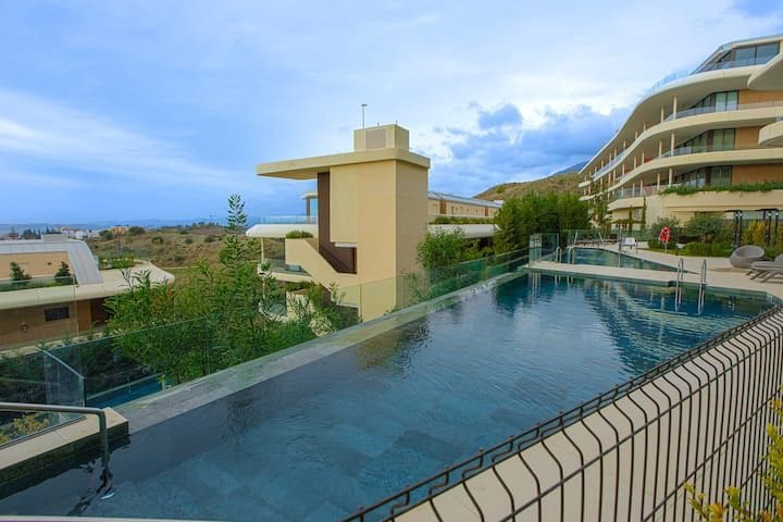 Apartment for sale in Benalmadena with pool - € 560,000 (Ref: 9819615)