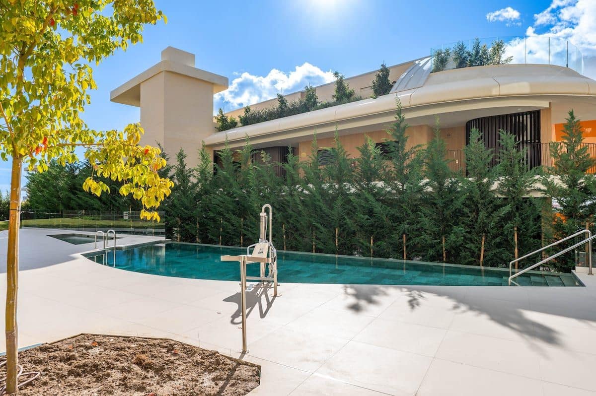 Apartment for sale in Benalmadena with pool - € 560,000 (Ref: 9819615)