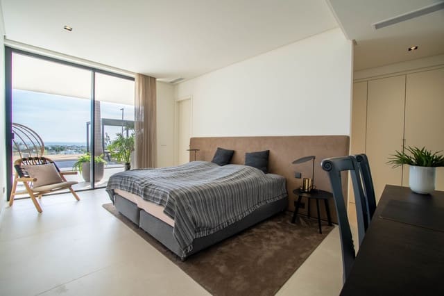 5 Zimmer Villa zu verkaufen in El Paraíso, Benahavís mit Pool - 5.600.000 € (Ref: 9827344)