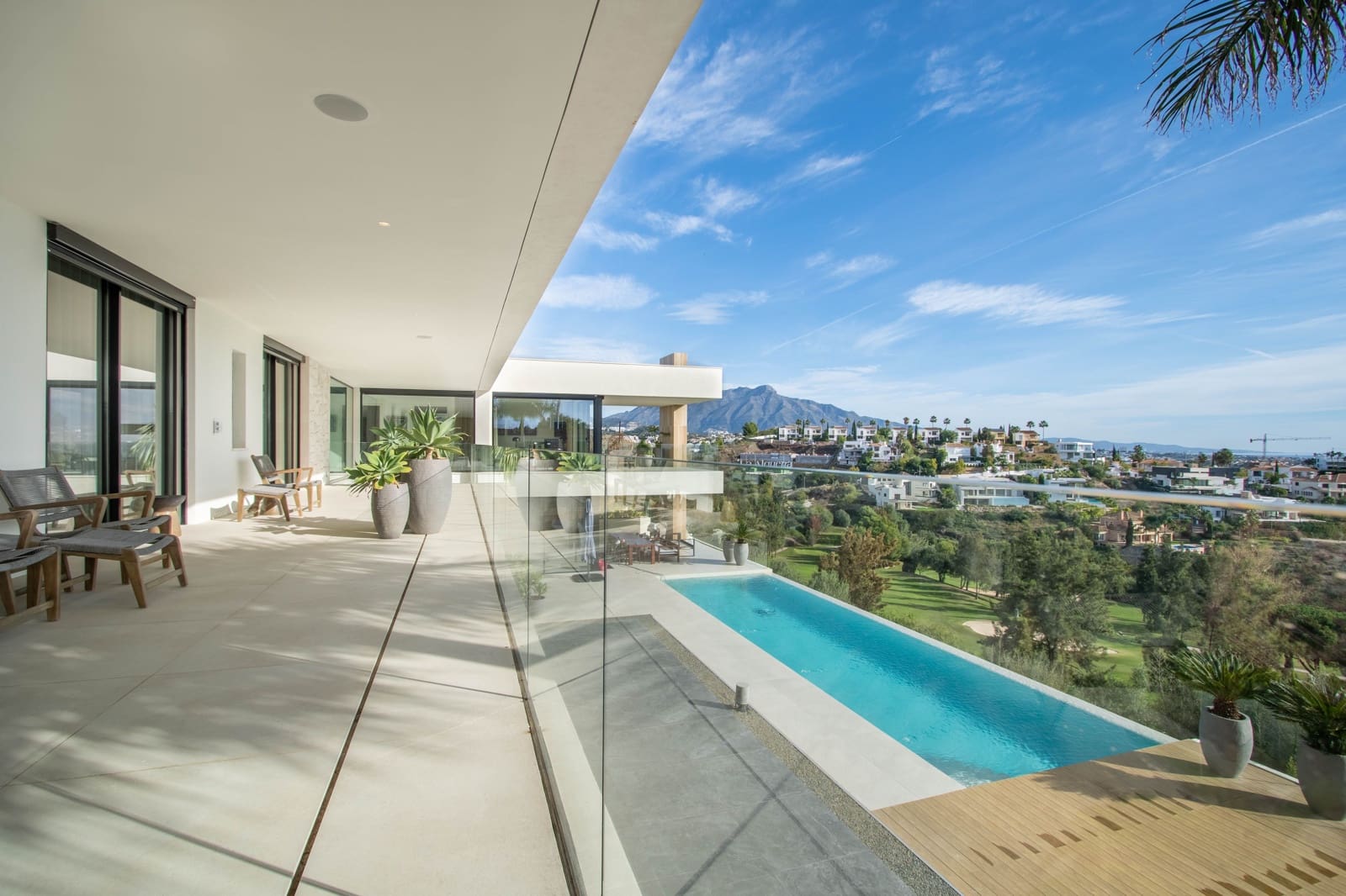 5 Zimmer Villa zu verkaufen in Benahavis mit Pool - 5.600.000 € (Ref: 9827344)