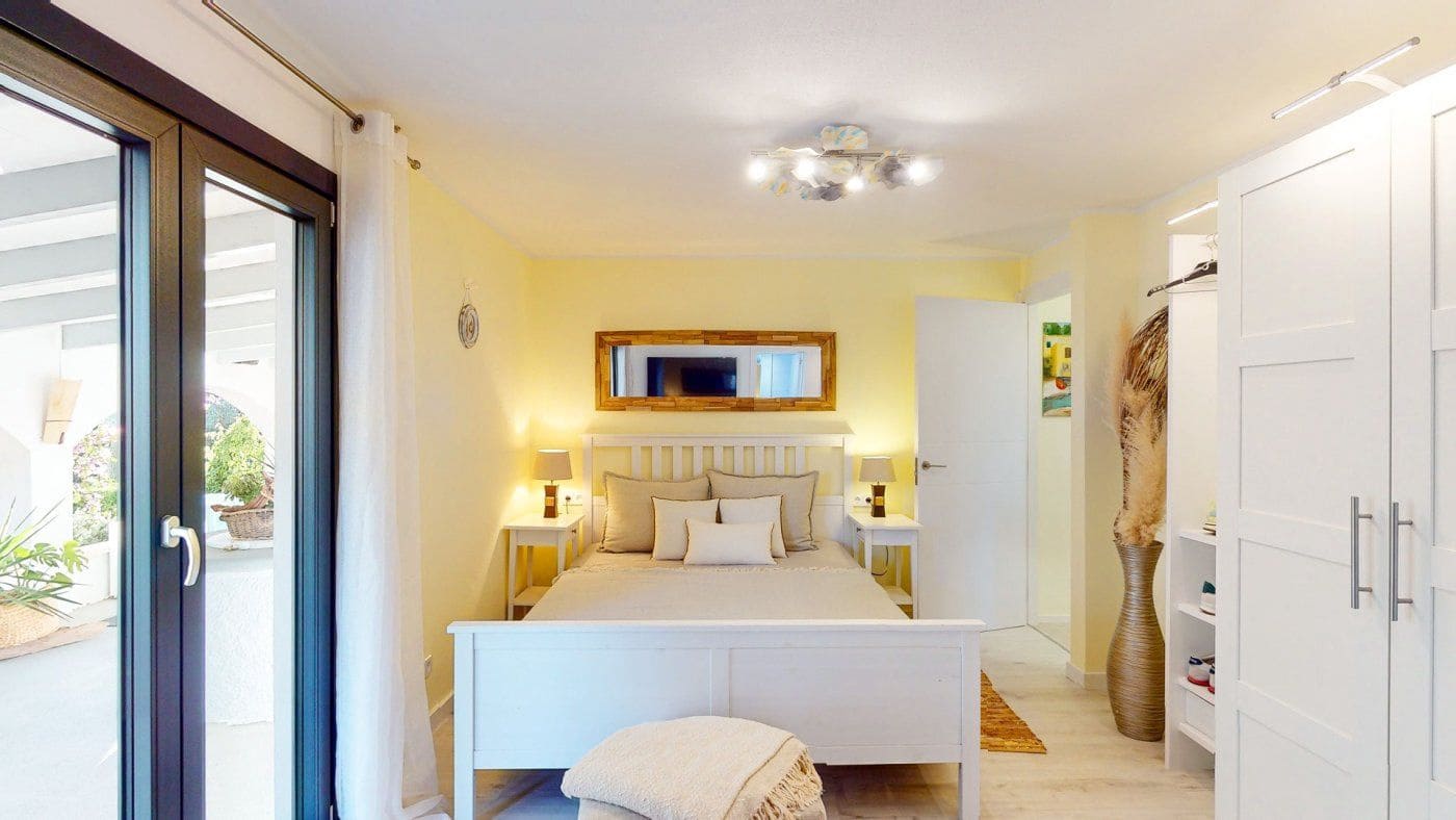 Villa for sale in Sineu with pool - € 1,200,000 (Ref: 9827346)