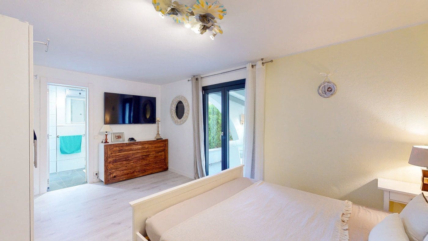 Villa for sale in Sineu with pool - € 1,200,000 (Ref: 9827346)