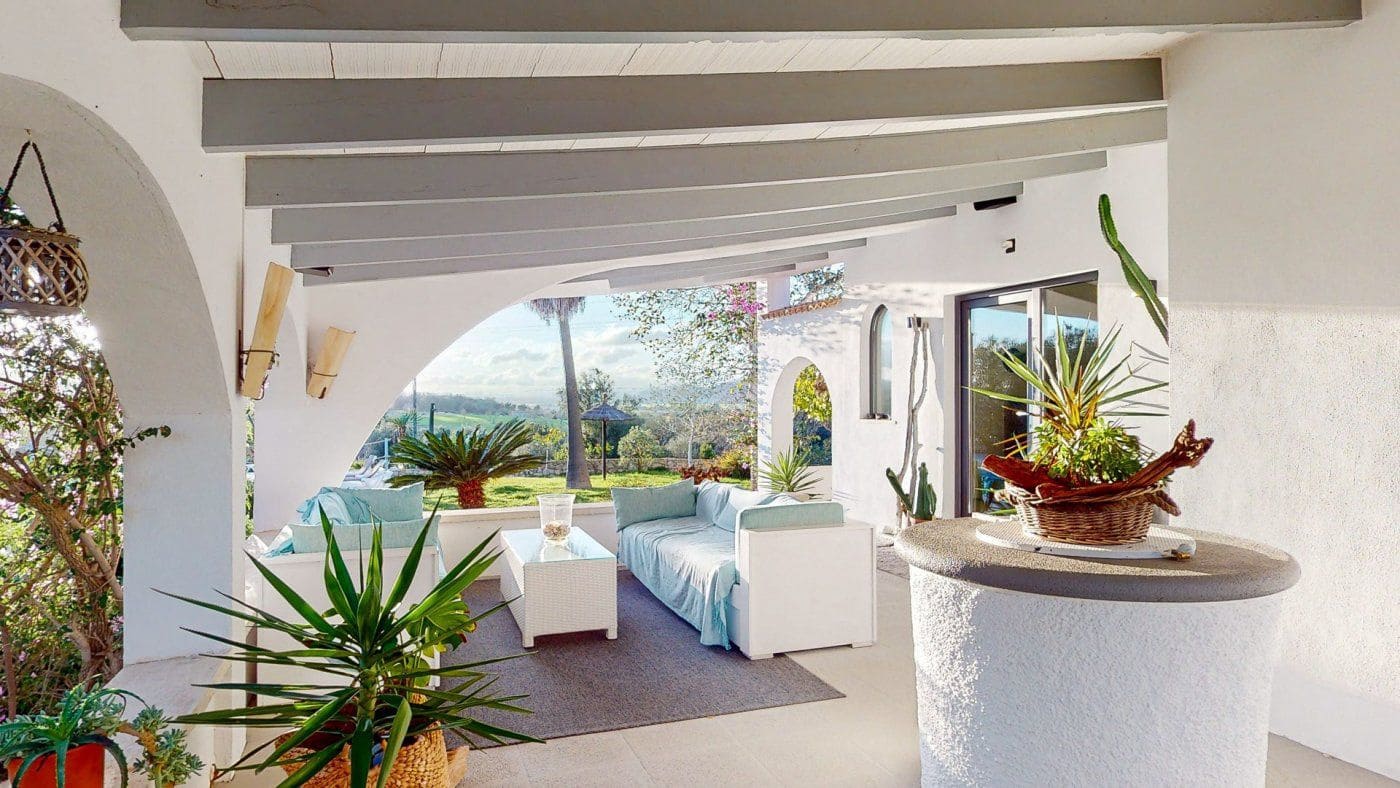 Villa for sale in Sineu with pool - € 1,200,000 (Ref: 9827346)