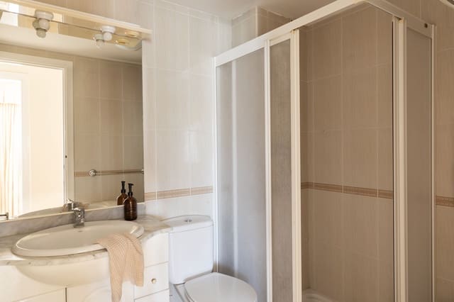 2 soveværelse Lejlighed til salg i Zona Puerto Deportivo, Fuengirola - € 590.000 (Ref: 9828175)