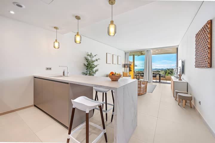 2 bedroom Apartment for sale in Benalmadena with pool - € 615,000 (Ref: 9828176)