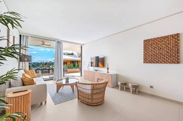 2 bedroom Apartment for sale in Benalmadena with pool - € 615,000 (Ref: 9828176)