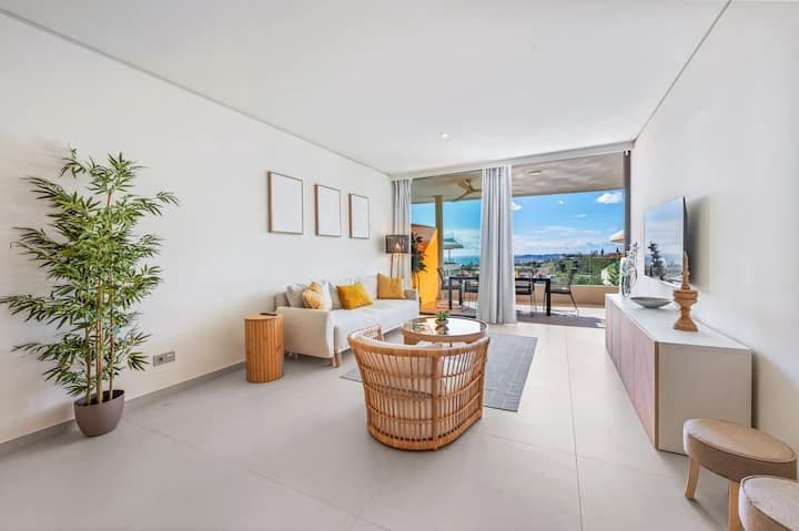 2 bedroom Apartment for sale in Benalmadena with pool - € 615,000 (Ref: 9828176)