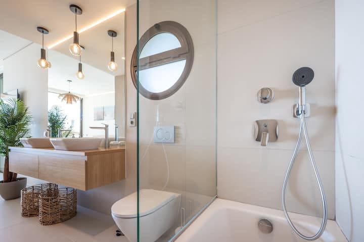 2 bedroom Apartment for sale in Benalmadena with pool - € 615,000 (Ref: 9828176)