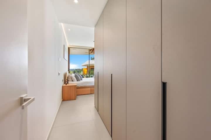 2 bedroom Apartment for sale in Benalmadena with pool - € 615,000 (Ref: 9828176)