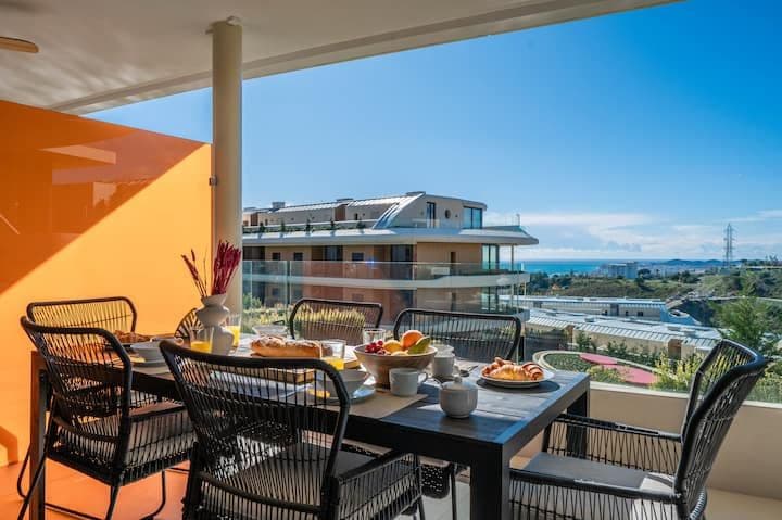 2 bedroom Apartment for sale in Benalmadena with pool - € 615,000 (Ref: 9828176)