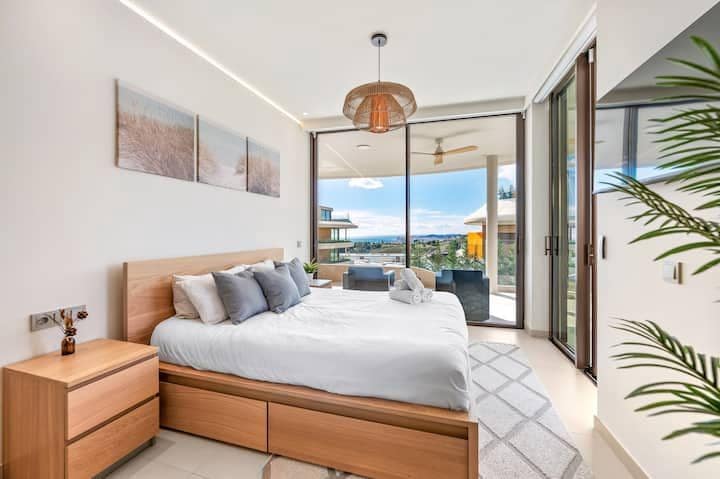 2 bedroom Apartment for sale in Benalmadena with pool - € 615,000 (Ref: 9828176)