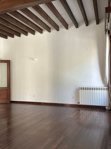 2 bedroom Apartment for rent in Cort, Palma de Mallorca - € 2,250 (Ref: 9833018)