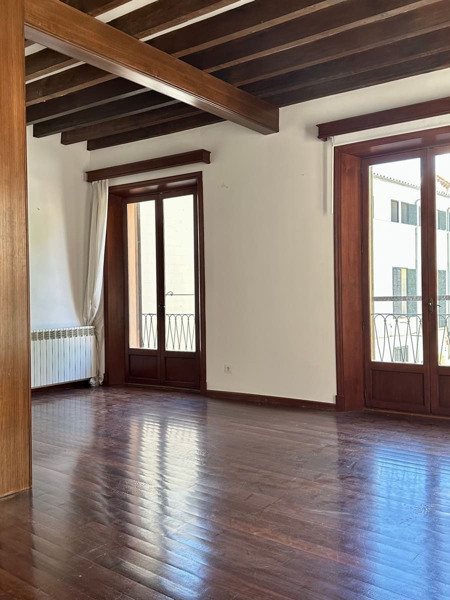 2 bedroom Apartment for rent in Palma de Mallorca - € 2,250 (Ref: 9833018)