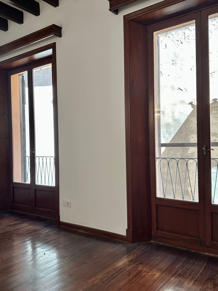 2 bedroom Apartment for rent in Palma de Mallorca - € 2,250 (Ref: 9833018)