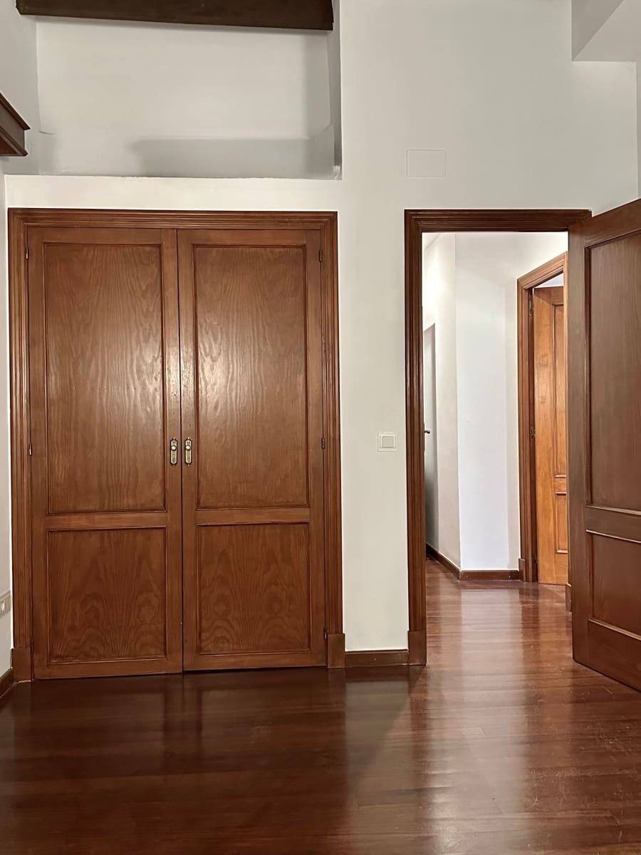 2 bedroom Apartment for rent in Palma de Mallorca - € 2,250 (Ref: 9833018)