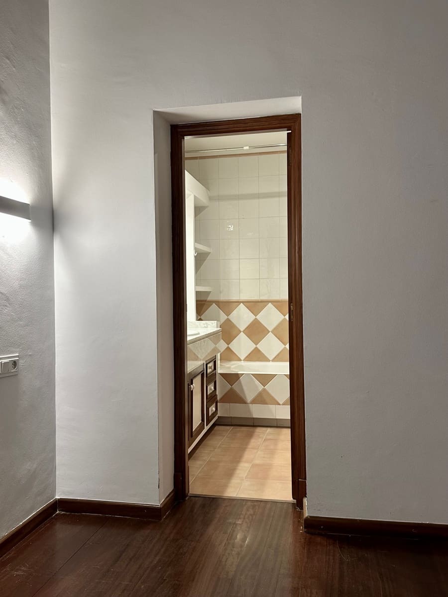 2 bedroom Apartment for rent in Palma de Mallorca - € 2,250 (Ref: 9833018)