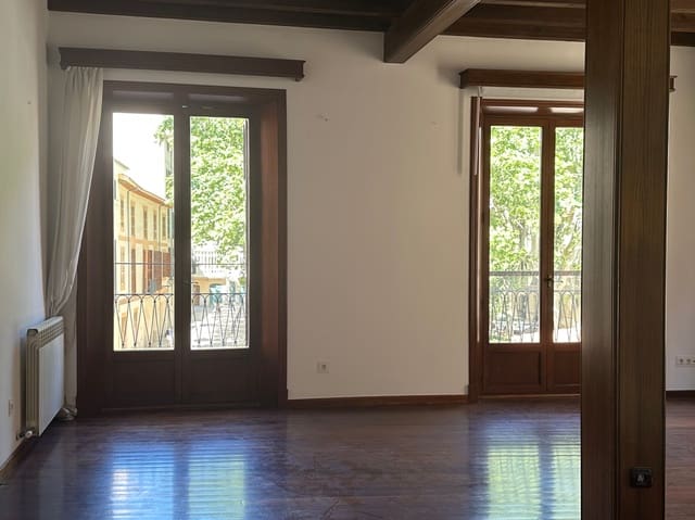 2 bedroom Apartment for rent in Cort, Palma de Mallorca - € 2,250 (Ref: 9833018)