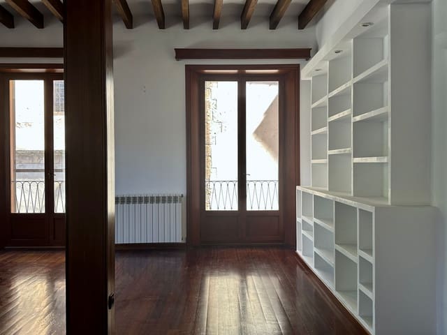 2 bedroom Apartment for rent in Cort, Palma de Mallorca - € 2,250 (Ref: 9833018)