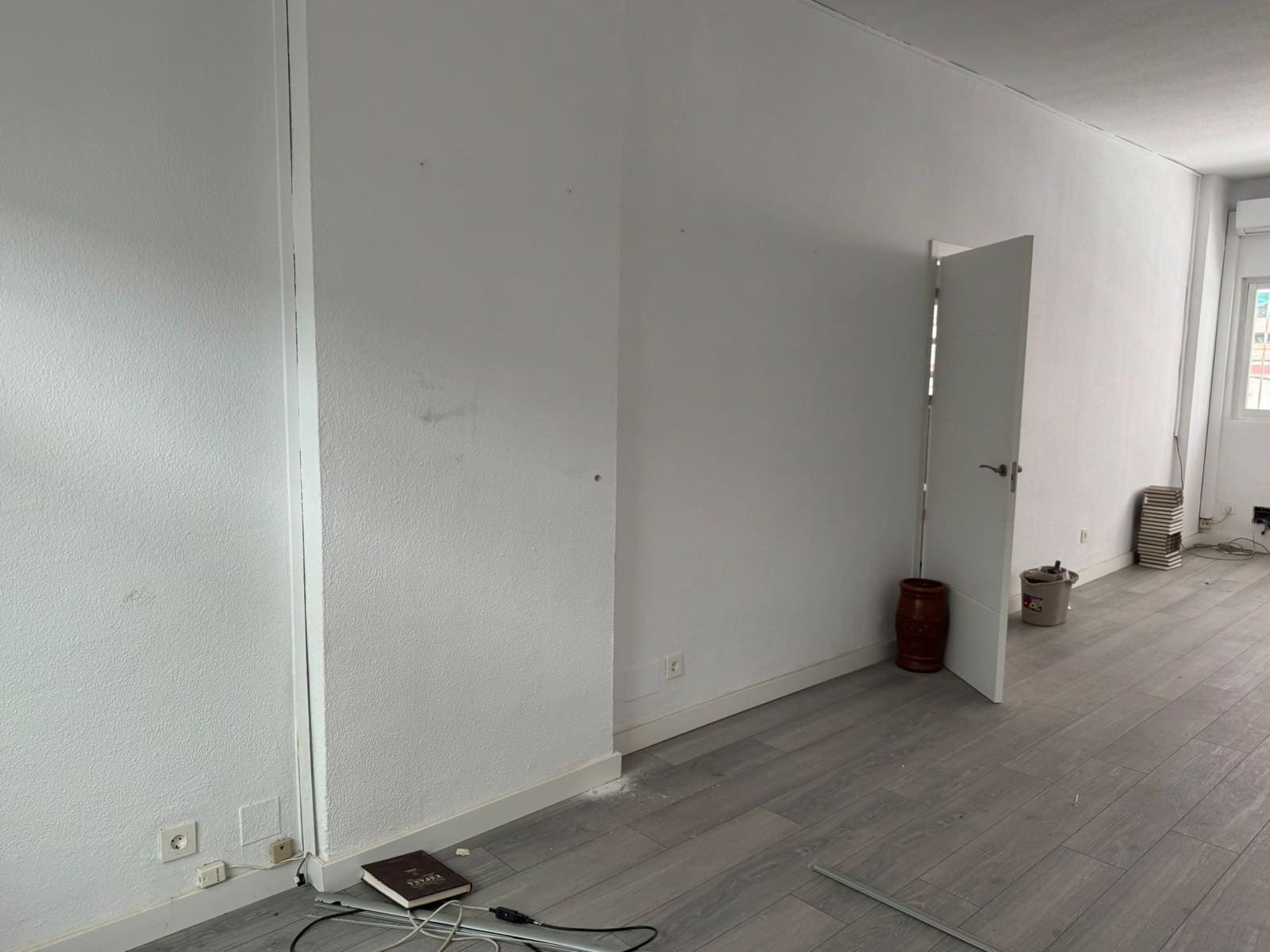 2 bedroom Apartment for sale in Fuengirola - € 220,000 (Ref: 9833076)
