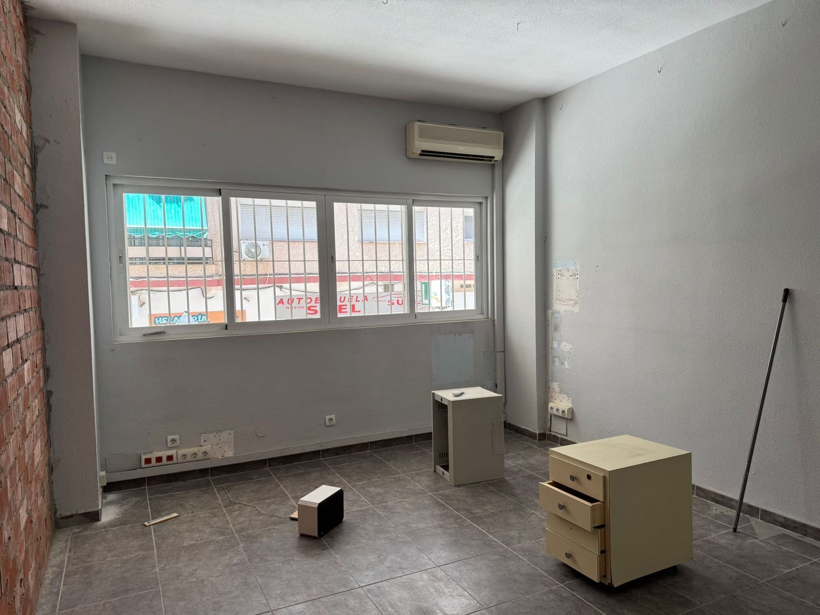 2 bedroom Apartment for sale in Fuengirola - € 220,000 (Ref: 9833076)