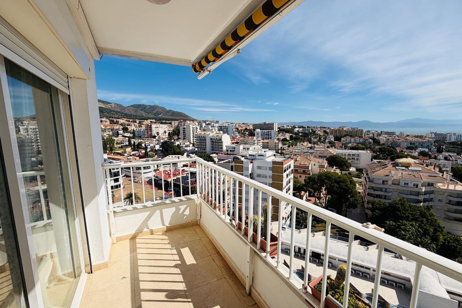 1 soveværelse Lejlighed til salg i Benalmadena med swimmingpool - € 350.000 (Ref: 9838558)