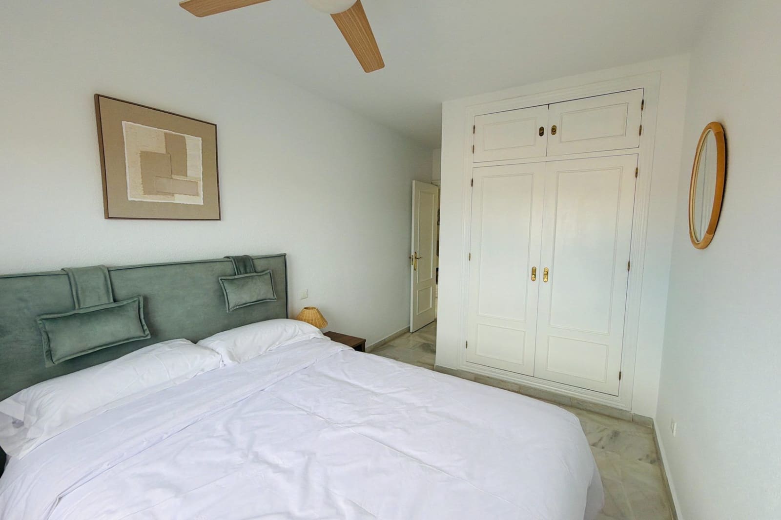 2 bedroom Apartment for sale in Fuengirola with pool - € 385,000 (Ref: 9838655)
