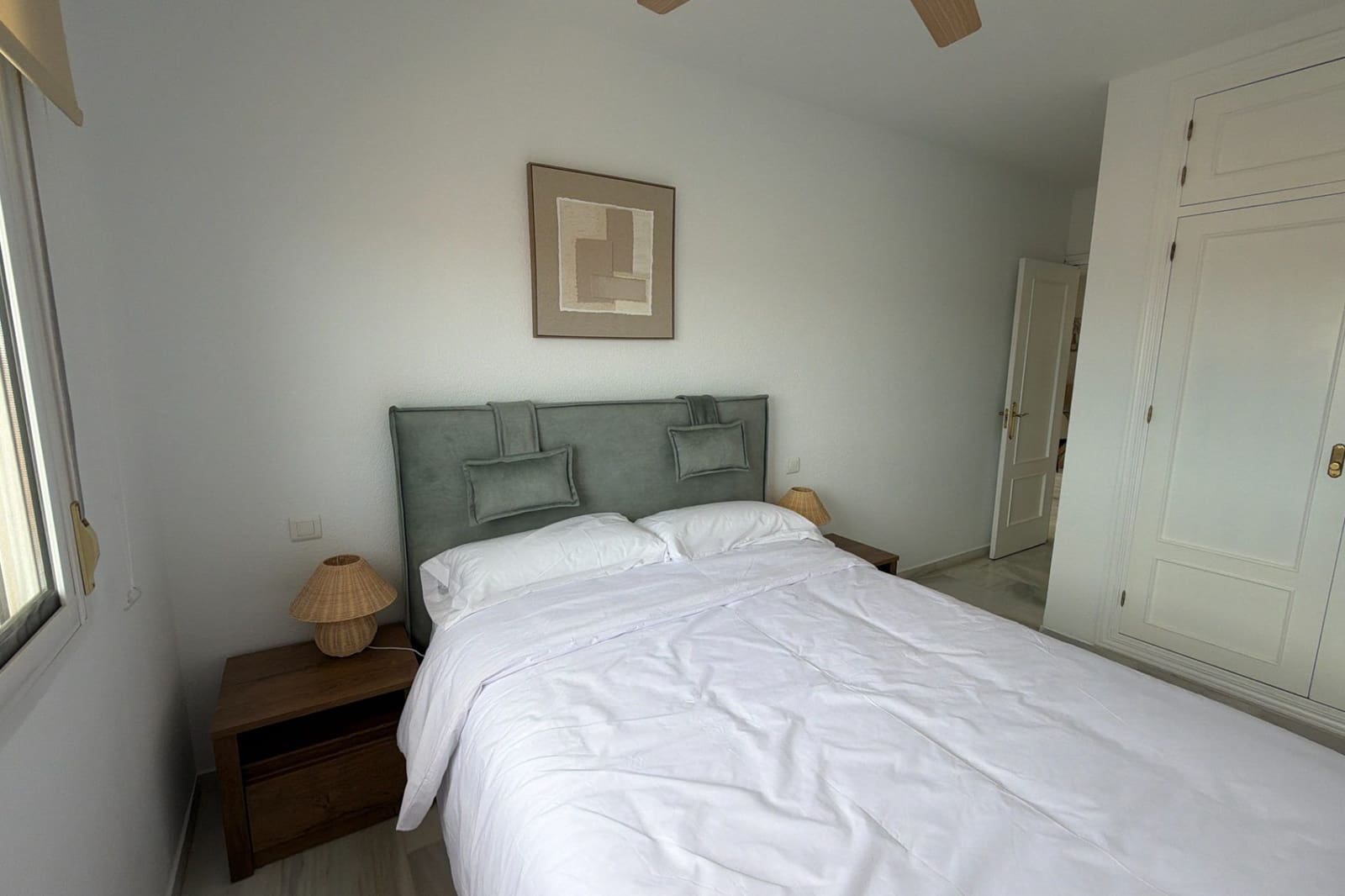 2 bedroom Apartment for sale in Fuengirola with pool - € 385,000 (Ref: 9838655)