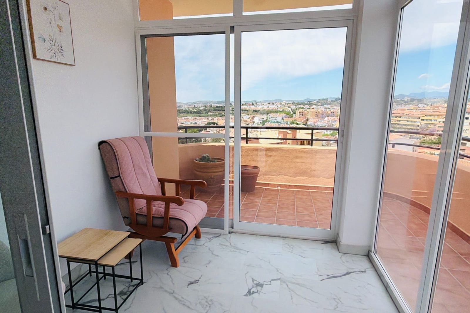2 bedroom Apartment for sale in Fuengirola with pool - € 385,000 (Ref: 9838655)