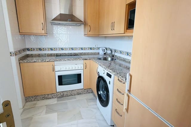 2 sypialnia Apartament na sprzedaż w Los Pacos, Fuengirola z basenem - 385 000 € (Ref: 9838655)