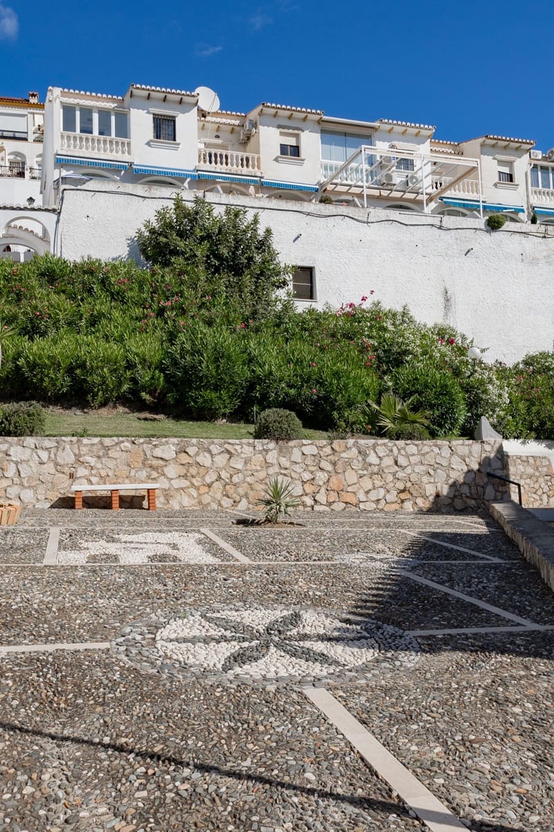 2 bedroom Apartment for sale in Benalmadena with pool - € 350,000 (Ref: 9842005)