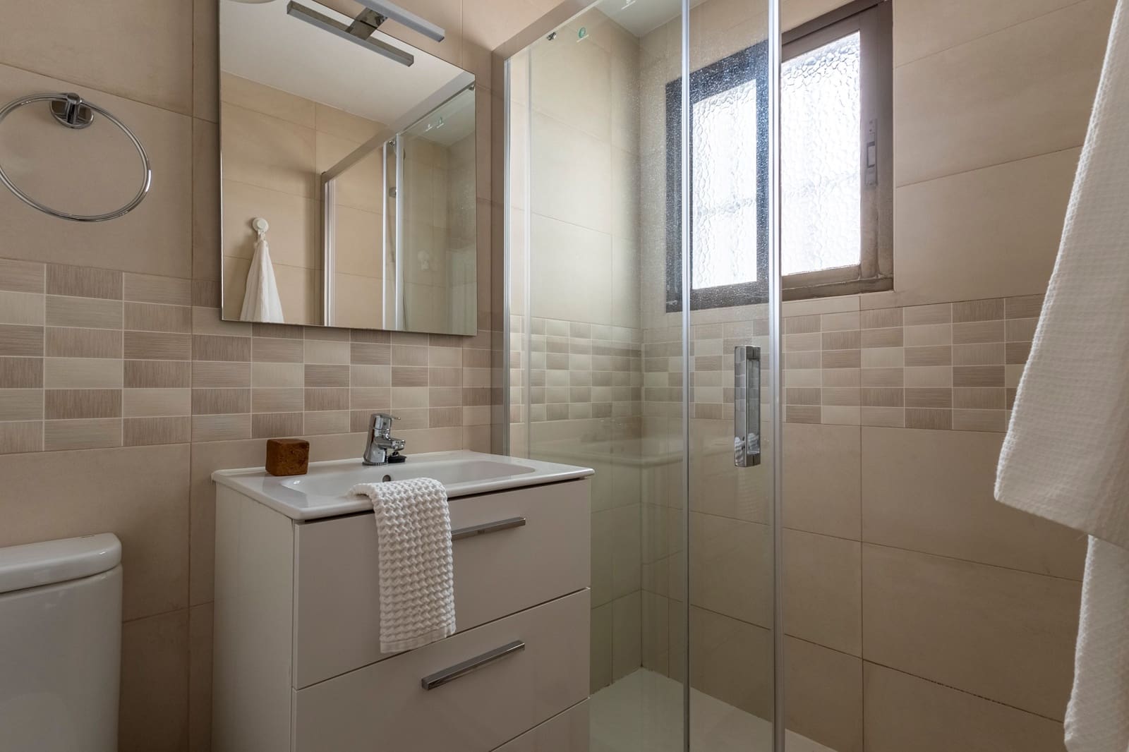 2 bedroom Apartment for sale in Benalmadena with pool - € 350,000 (Ref: 9842005)