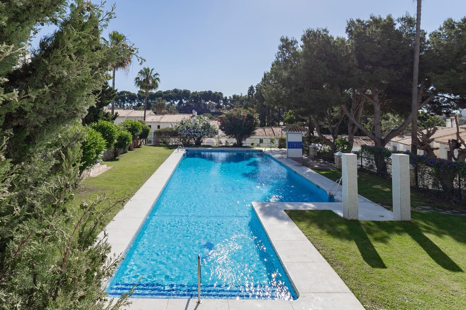 2 bedroom Apartment for sale in Benalmadena with pool - € 350,000 (Ref: 9842005)