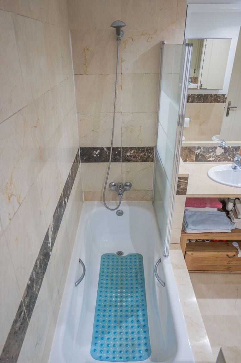 2 bedroom Apartment for sale in Mijas Costa with pool - € 385,000 (Ref: 9844481)