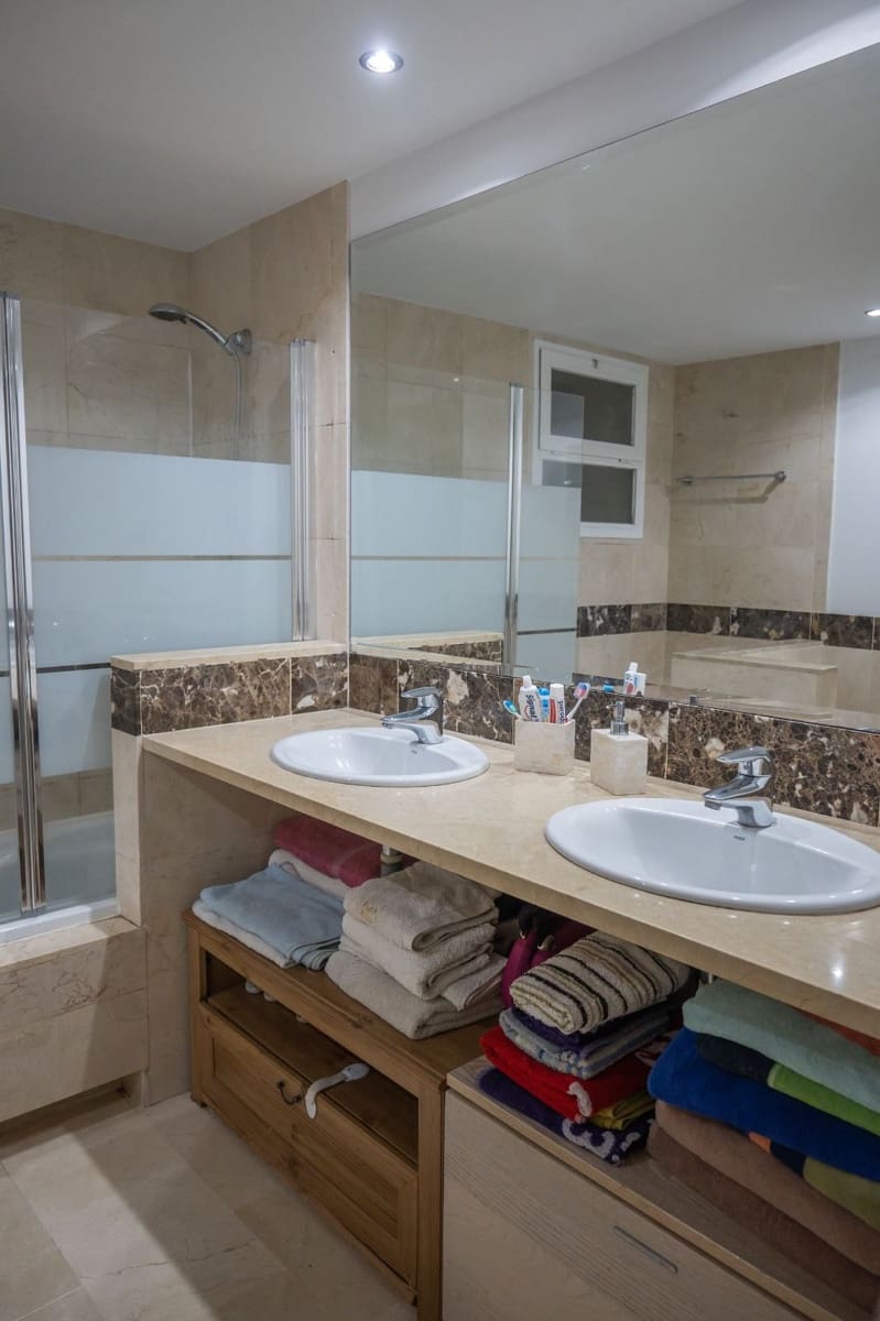 2 bedroom Apartment for sale in Mijas Costa with pool - € 385,000 (Ref: 9844481)