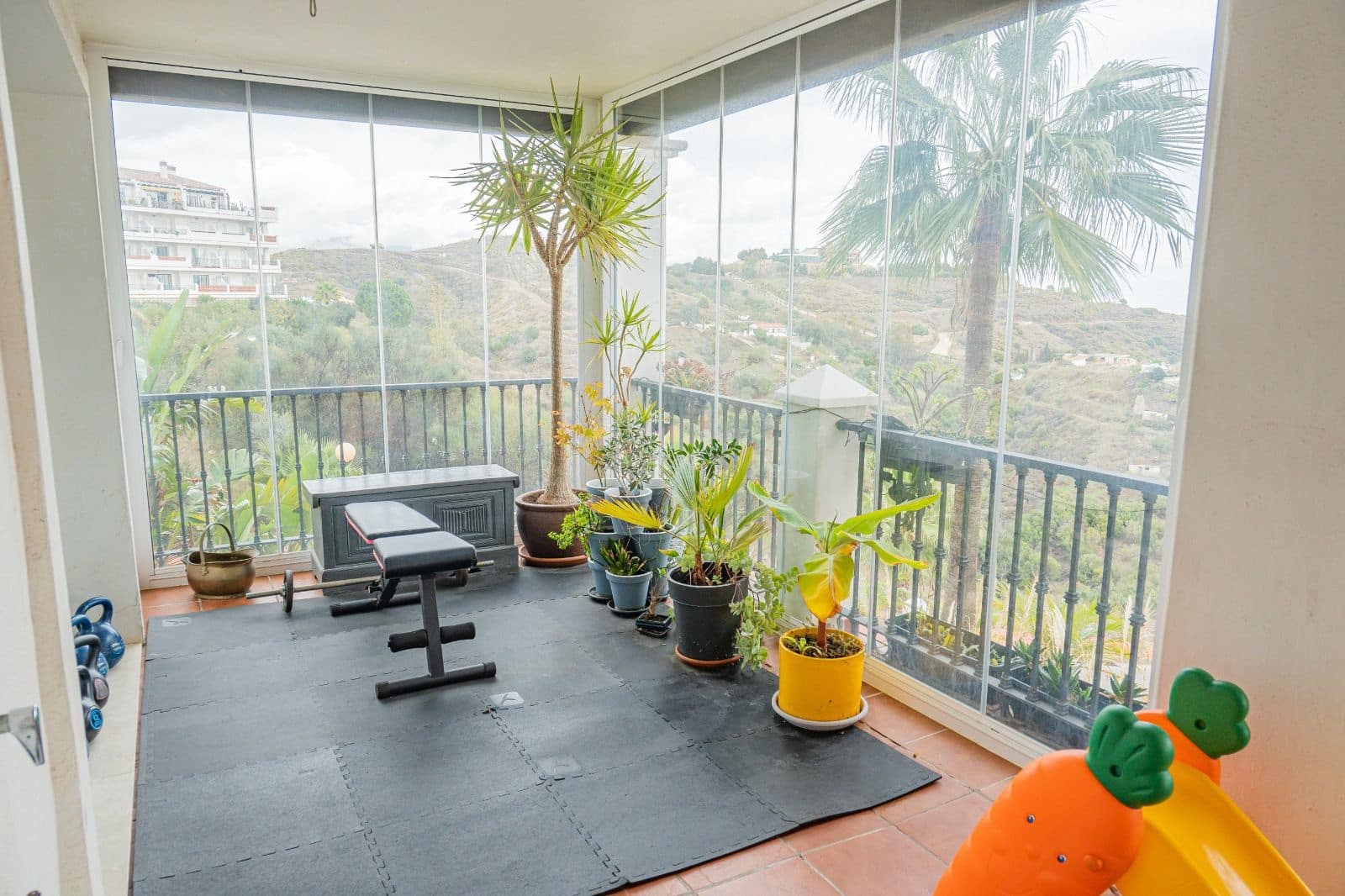 2 bedroom Apartment for sale in Mijas Costa with pool - € 385,000 (Ref: 9844481)