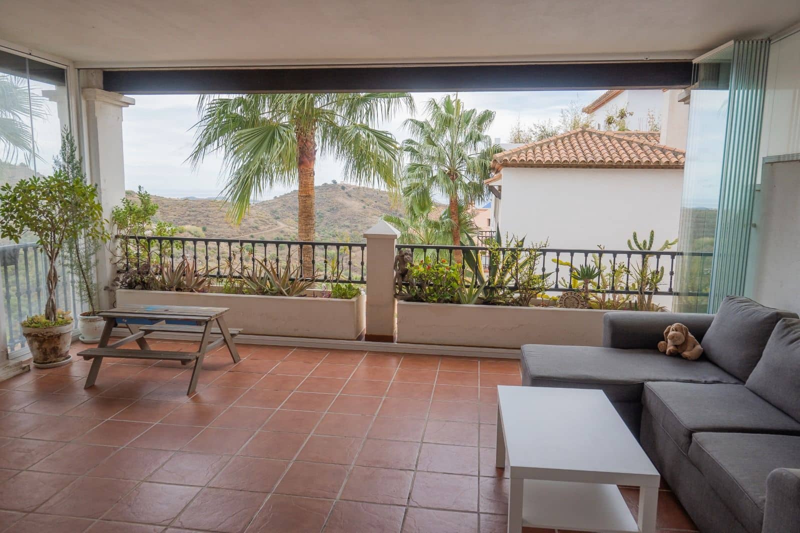 2 bedroom Apartment for sale in Mijas Costa with pool - € 385,000 (Ref: 9844481)