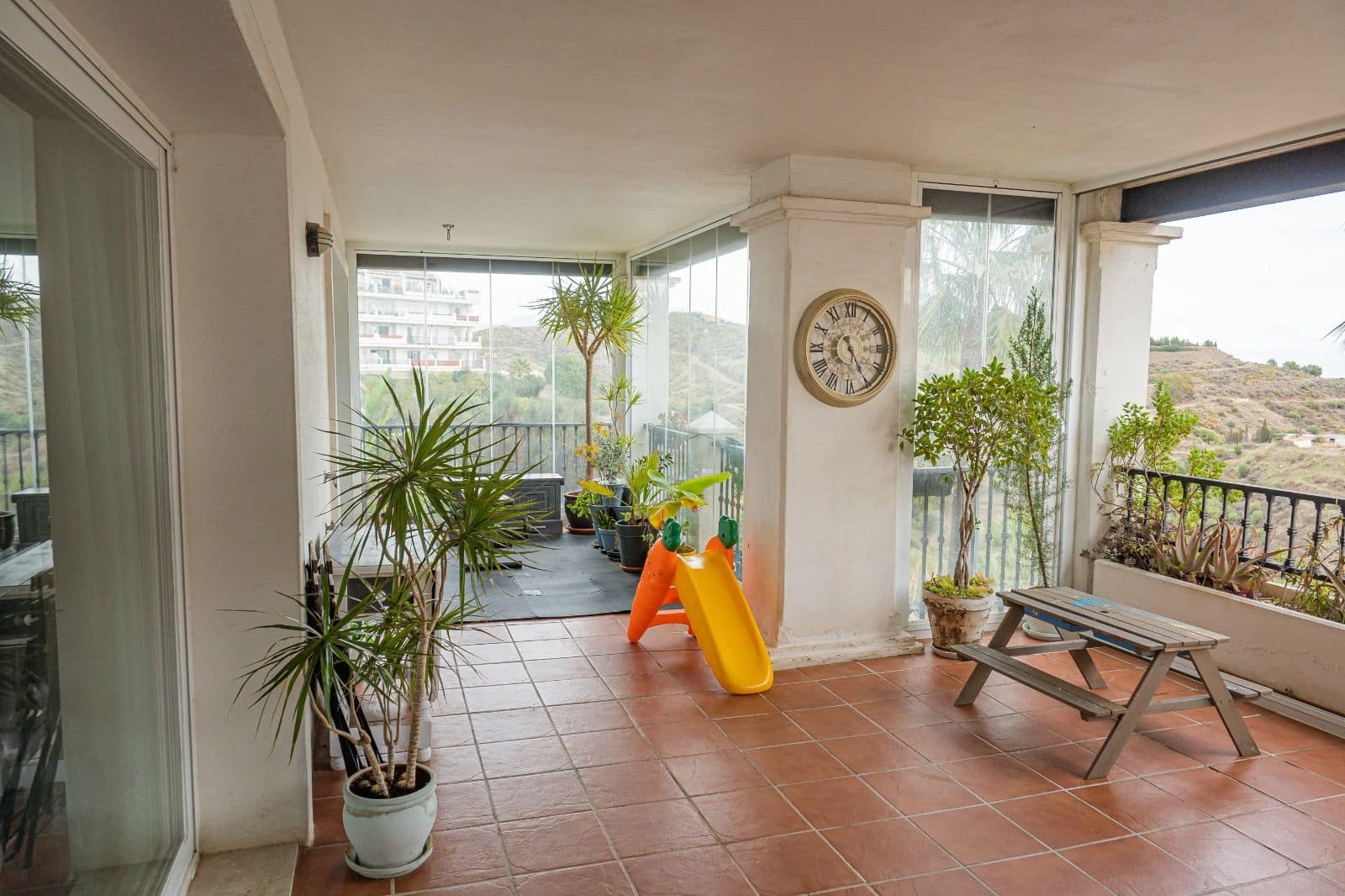 2 bedroom Apartment for sale in Mijas Costa with pool - € 385,000 (Ref: 9844481)