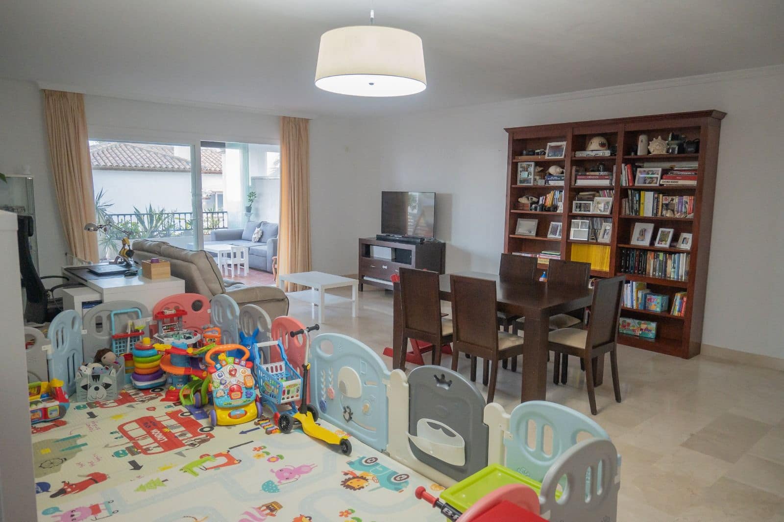 2 bedroom Apartment for sale in Mijas Costa with pool - € 385,000 (Ref: 9844481)
